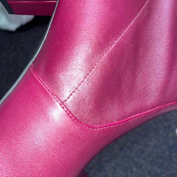Stuart Weitzman Burgundy/Cranberry Heeled Boots. Stylish and comfortable. - Picture 7 of 12